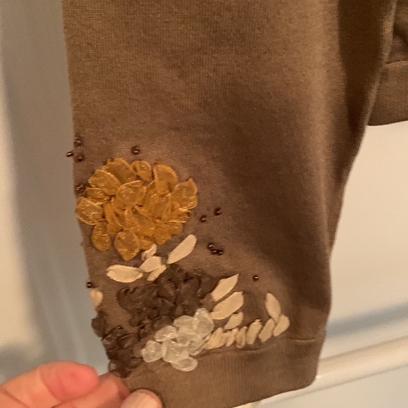 Stunning Zelda sweater - Picture 2 of 5